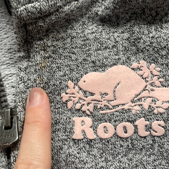 Roots Sweatshirt and Pants set 4T - Picture 2 of 3
